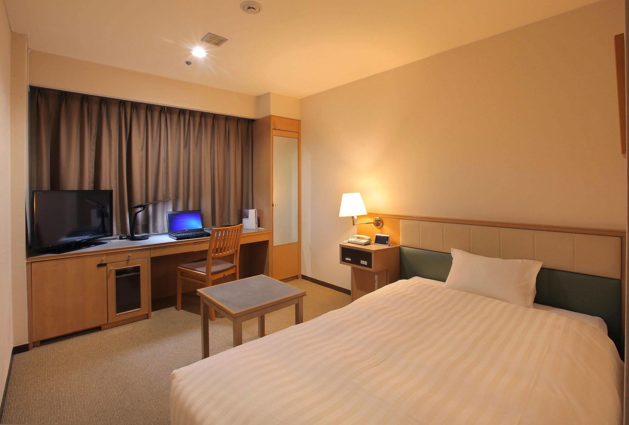Odakyu Station Hon-atsugi 3*
